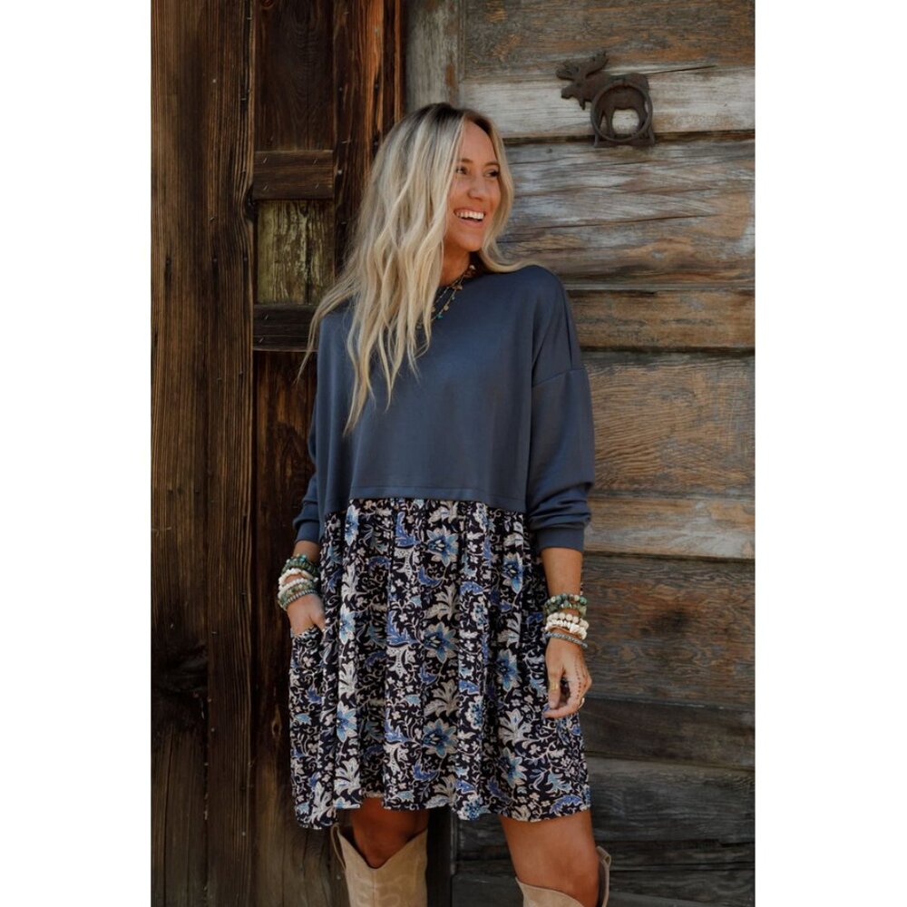 J.NNA Sz. S NWT Cozy Blooms Contrast Dress